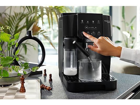 DE'LONGHI Magnifica Start Milk ECAM220.60.B - 4 kaffeopskrifter, cremet mælkeskum, direkte valgknapper, nem betjening, fuldautomatisk kaffemaskine sort